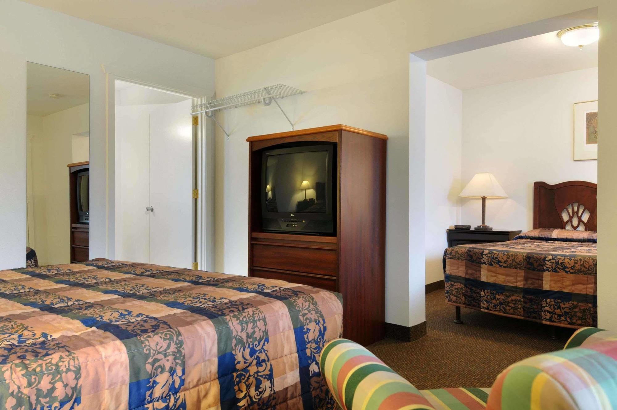 توكويلا Knights Inn & Suites Seatac Airport المظهر الخارجي الصورة